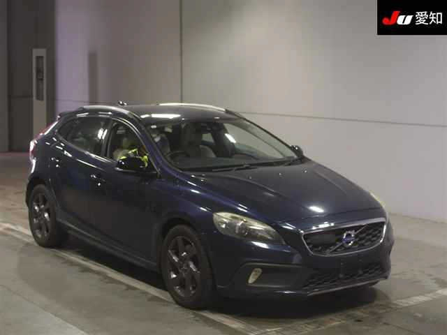 VOLVO V40 2015