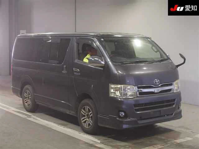 TOYOTA HIACE VAN 2011