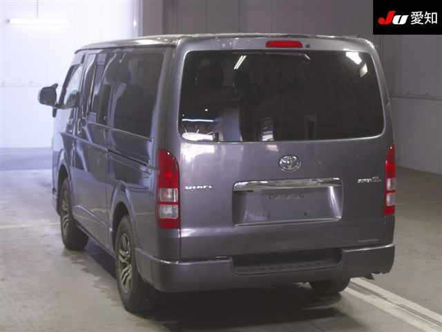 TOYOTA HIACE VAN 2011