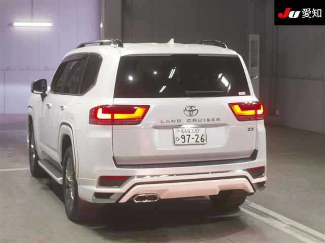 TOYOTA LAND CRUISER 2023