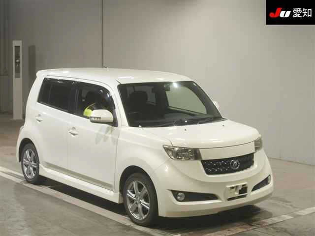TOYOTA BB 2010