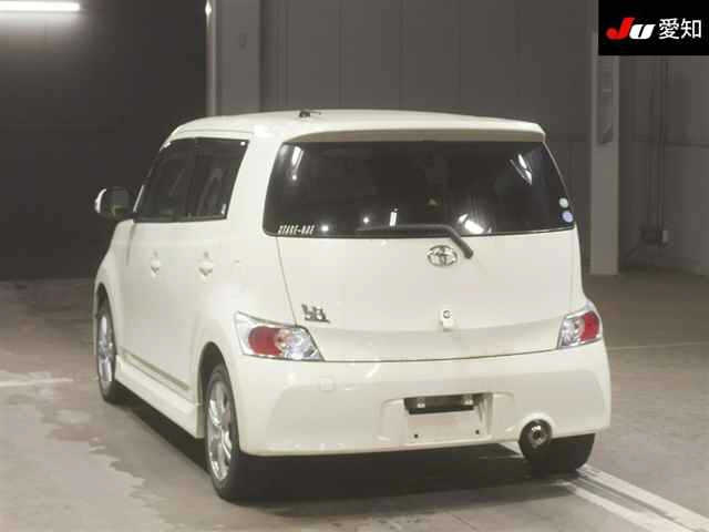 TOYOTA BB 2010