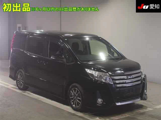 TOYOTA NOAH 2014
