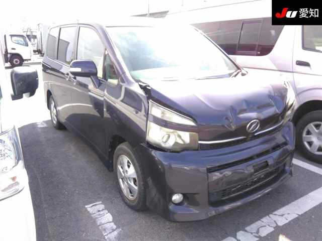 TOYOTA VOXY 2012