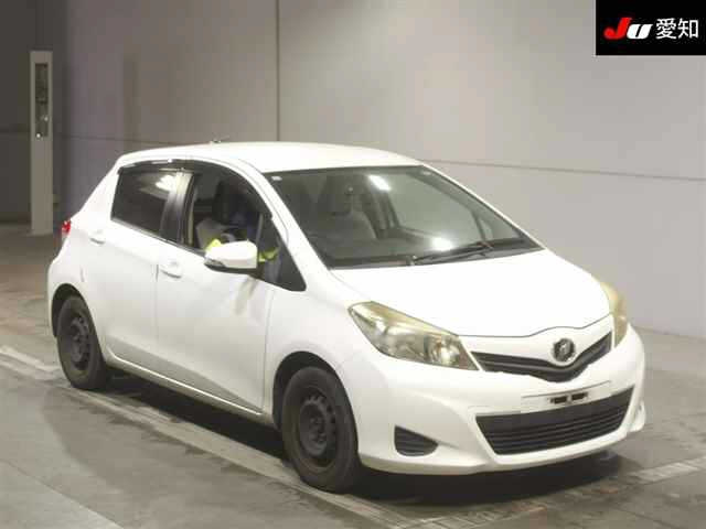 TOYOTA VITZ 2011