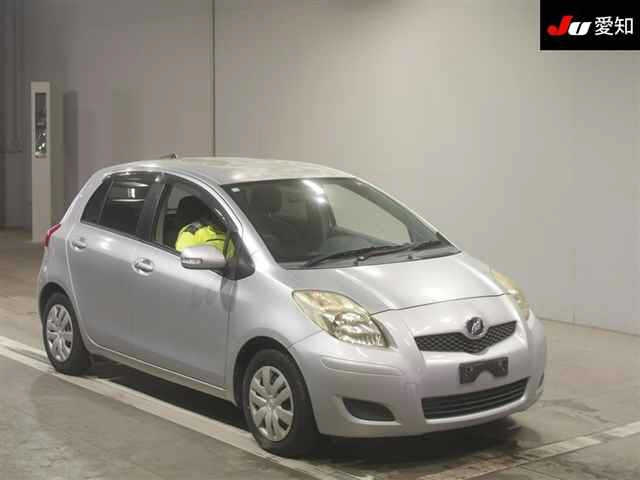 TOYOTA VITZ 2010
