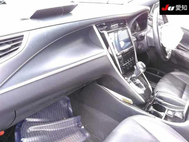 TOYOTA HARRIER 2017