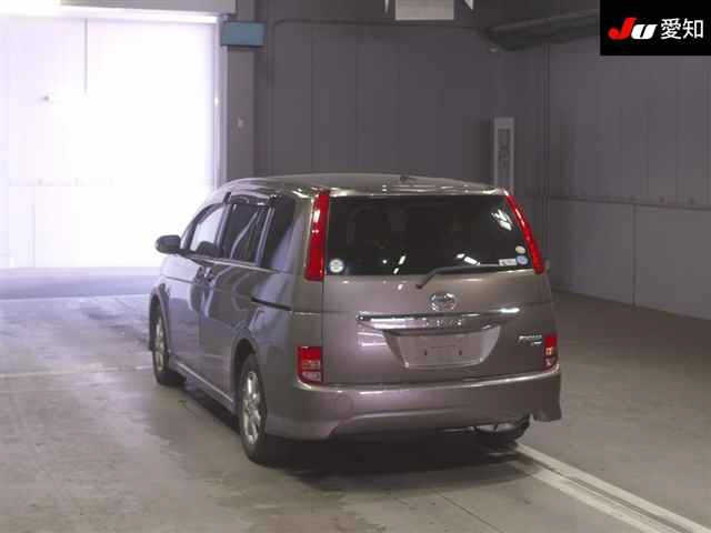 TOYOTA ISIS 2009
