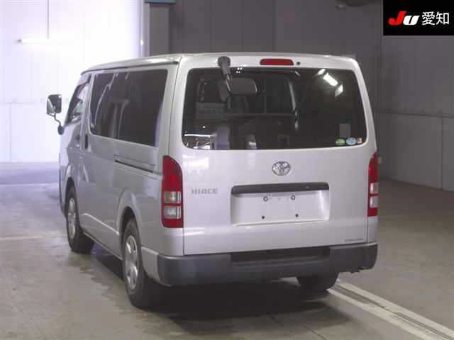 TOYOTA HIACE VAN 2018