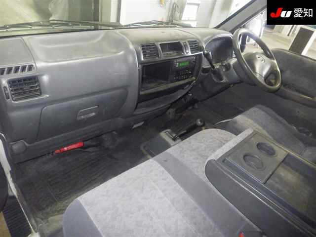 MAZDA BONGO VAN 2010