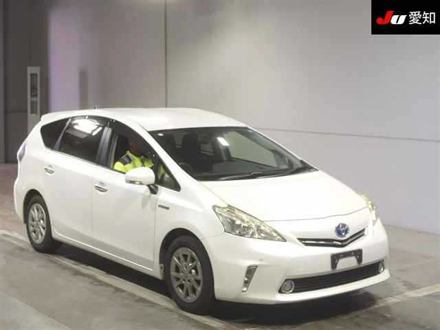 TOYOTA PRIUS ALPHA 2014