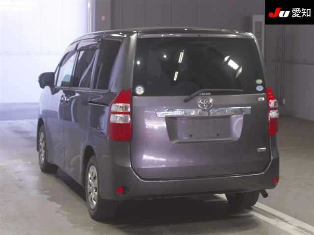 TOYOTA NOAH 2012