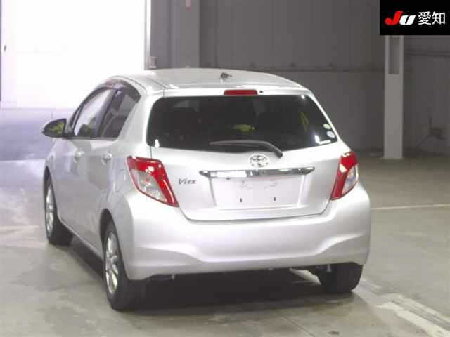 TOYOTA VITZ 2012