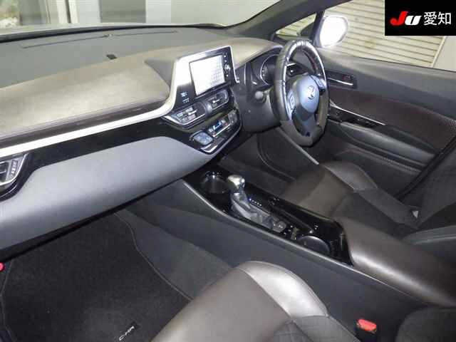 TOYOTA C-HR 2017