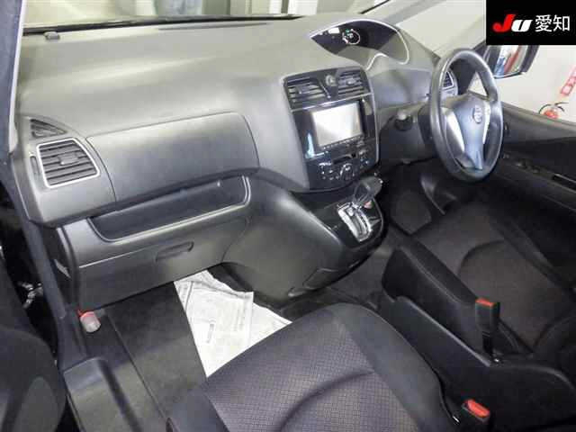 NISSAN SERENA 2011