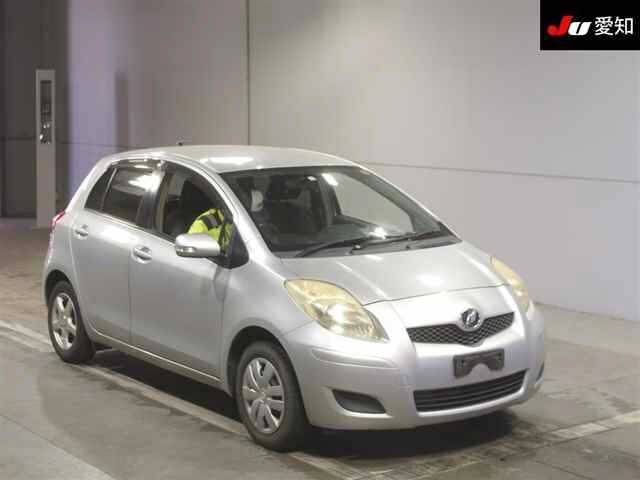 TOYOTA VITZ 2010