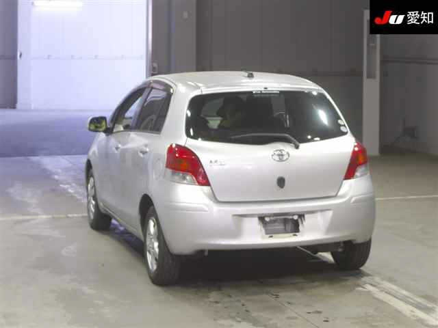 TOYOTA VITZ 2010