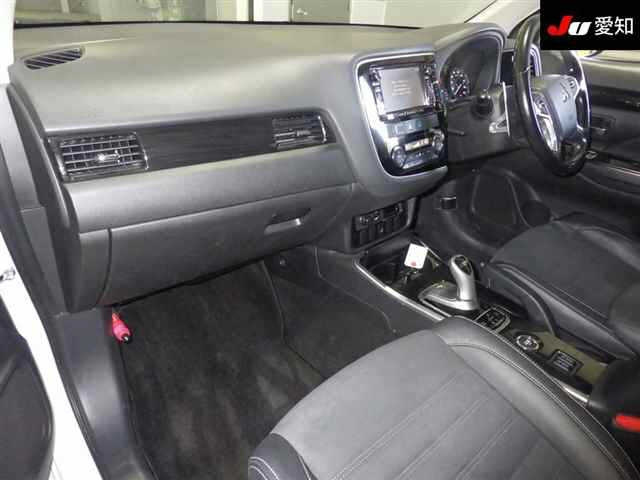 MITSUBISHI OUTLANDER PHEV 2015
