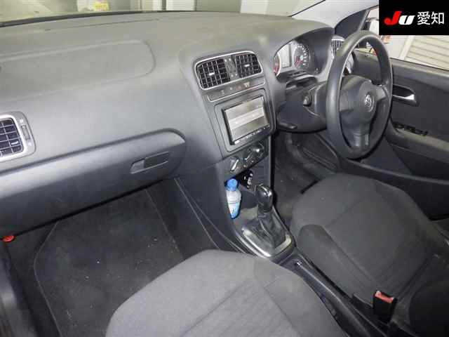 VOLKSWAGEN POLO 2011