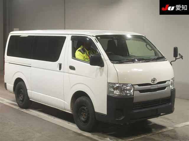 TOYOTA HIACE VAN 2018