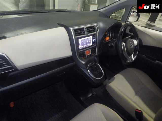 TOYOTA RACTIS 2013