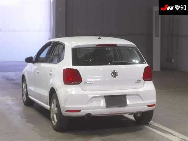 VOLKSWAGEN POLO 2015