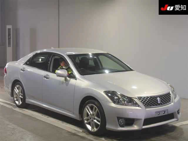 TOYOTA CROWN 2010