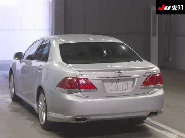TOYOTA CROWN 2010