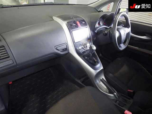 TOYOTA AURIS 2010