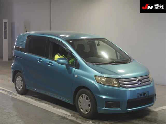 HONDA FREED 2010