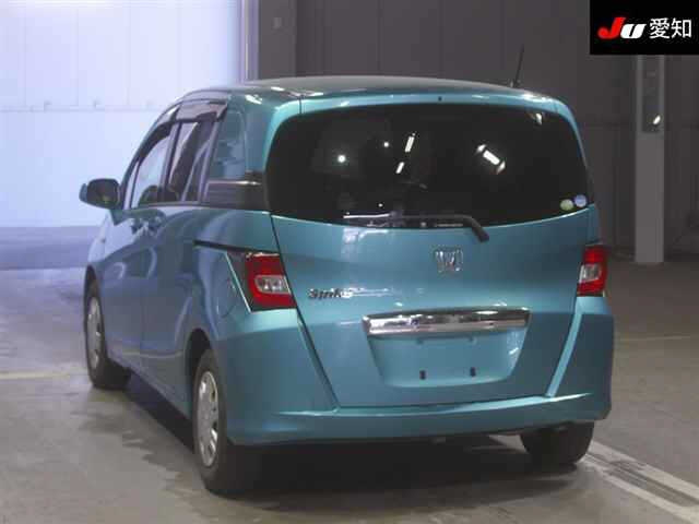 HONDA FREED 2010