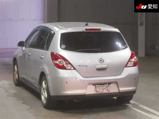 NISSAN TIIDA 2010