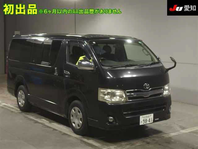 TOYOTA HIACE VAN 2011