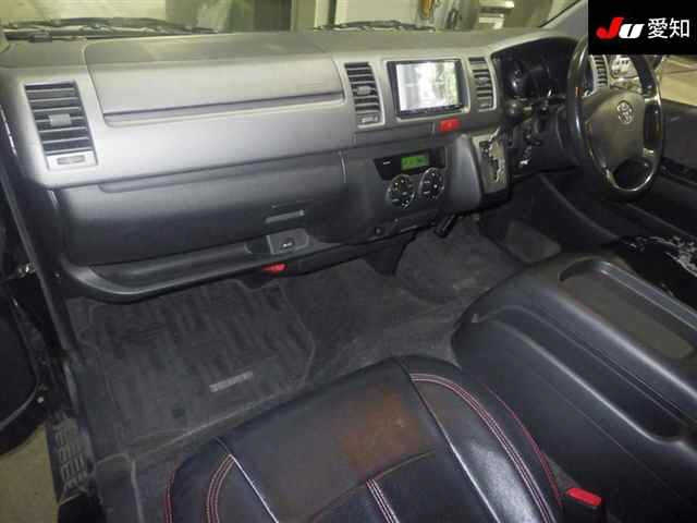 TOYOTA HIACE VAN 2011