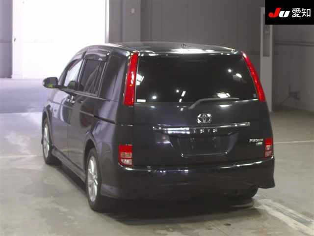 TOYOTA ISIS 2010
