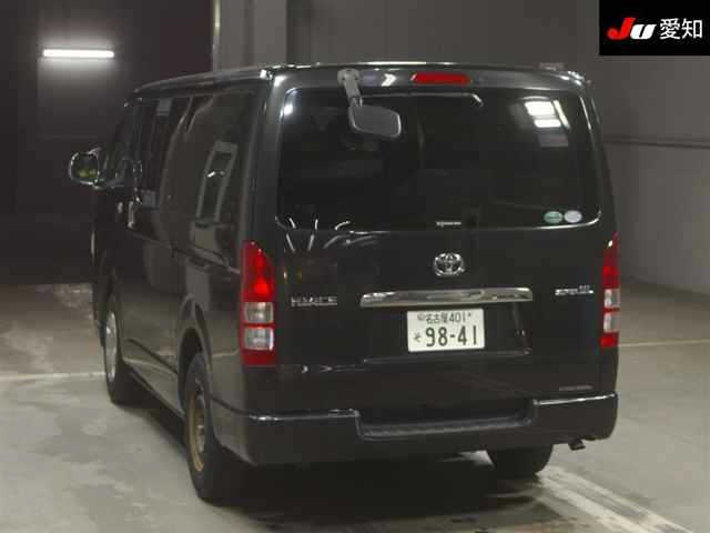 TOYOTA HIACE VAN 2011