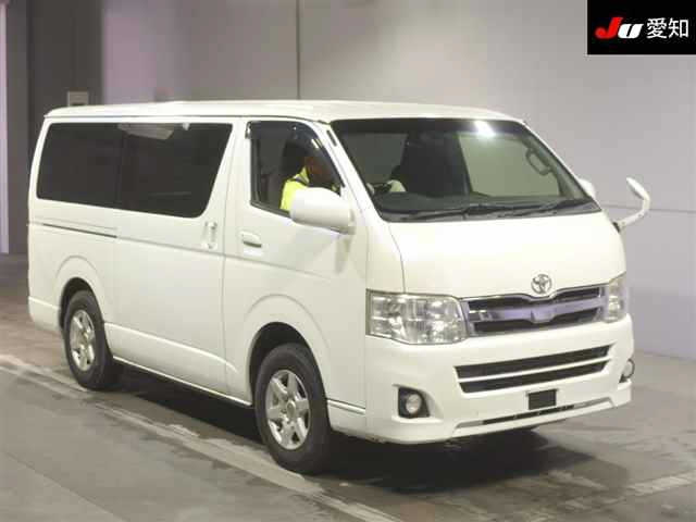 TOYOTA HIACE VAN 2013
