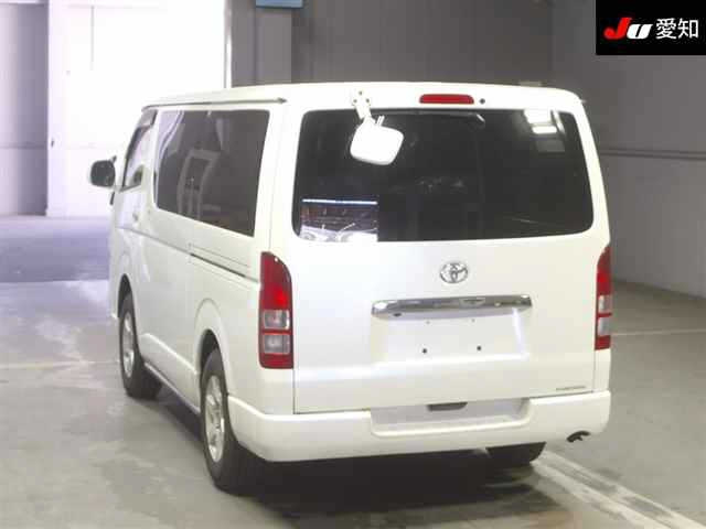 TOYOTA HIACE VAN 2013