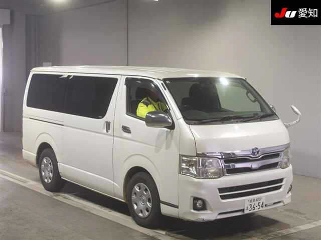 TOYOTA HIACE VAN 2013
