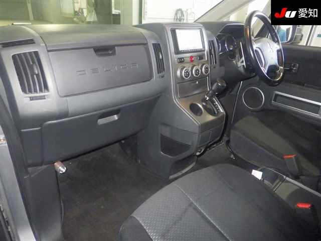 MITSUBISHI DELICA D5 2010
