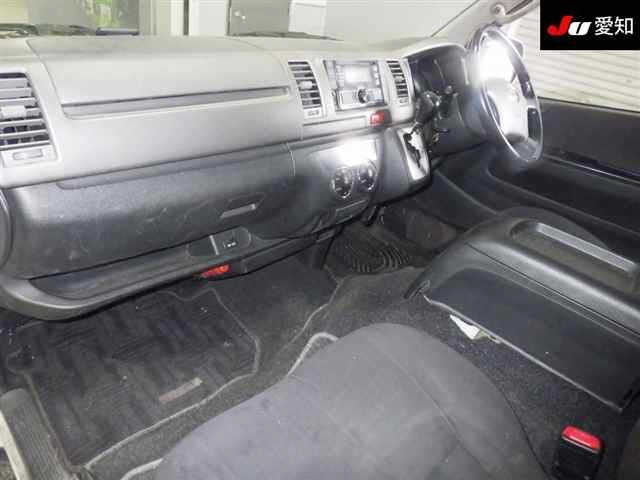 TOYOTA HIACE VAN 2013