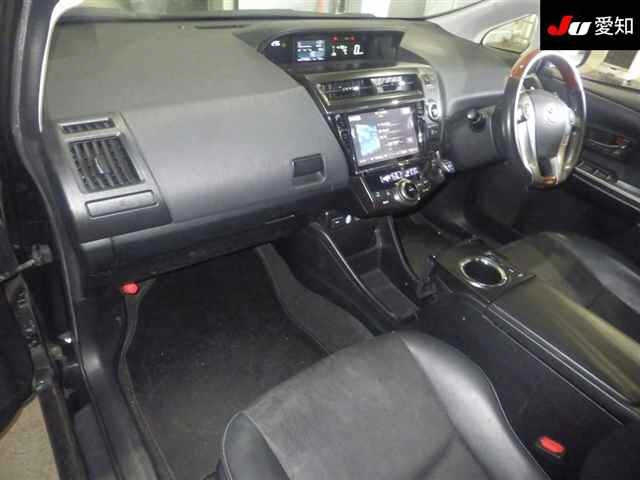 TOYOTA PRIUS ALPHA 2015