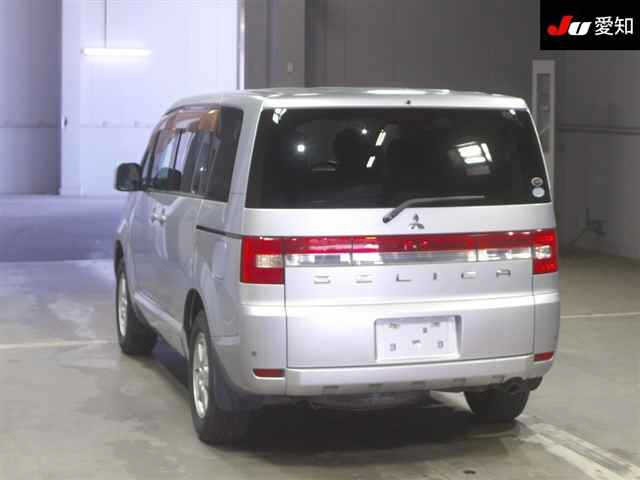 MITSUBISHI DELICA D5 2010