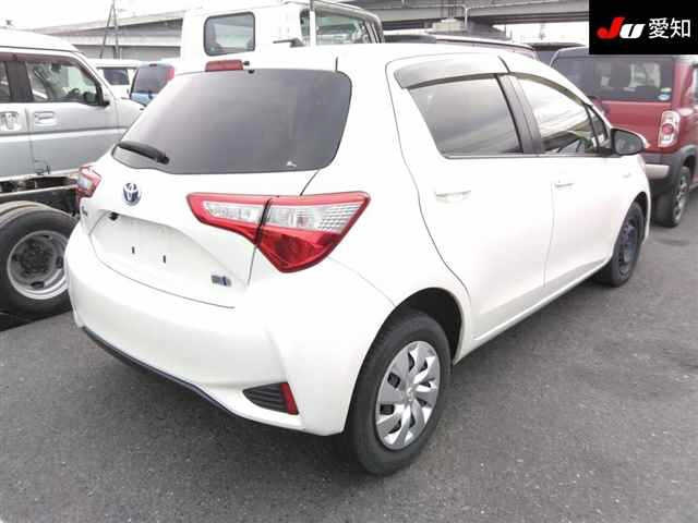 TOYOTA VITZ 2017