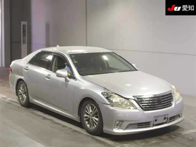 TOYOTA CROWN 2010