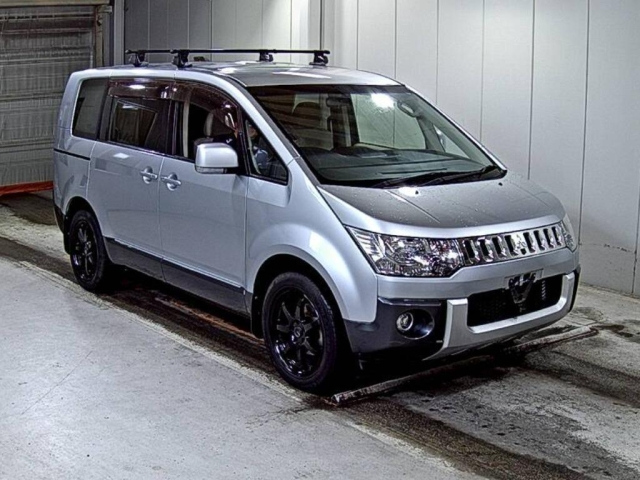MITSUBISHI DELICA D5 2015