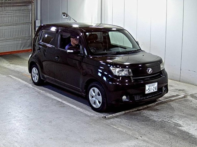 TOYOTA BB 2010