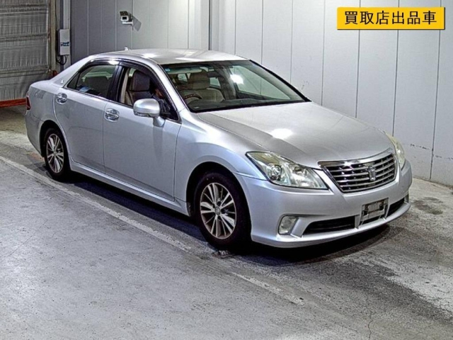 TOYOTA CROWN 2012