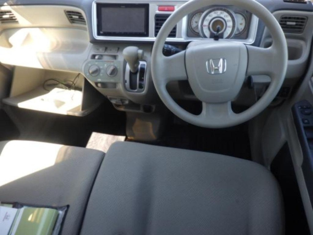 HONDA LIFE 2011