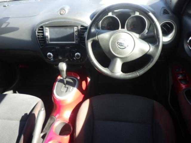NISSAN JUKE 2011
